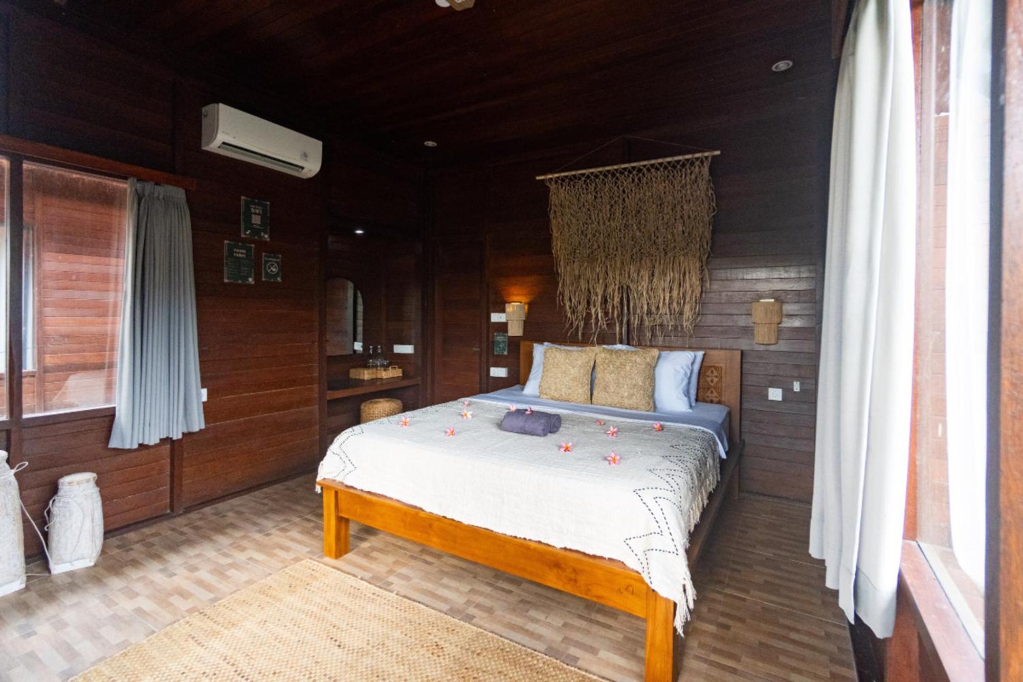 Mad Monkey Nusa Lembongan Exterior photo