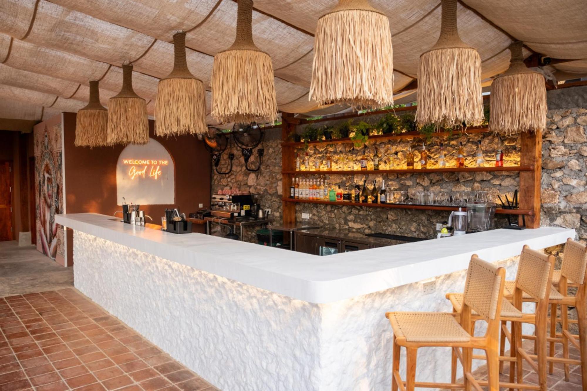 Mad Monkey Nusa Lembongan Exterior photo